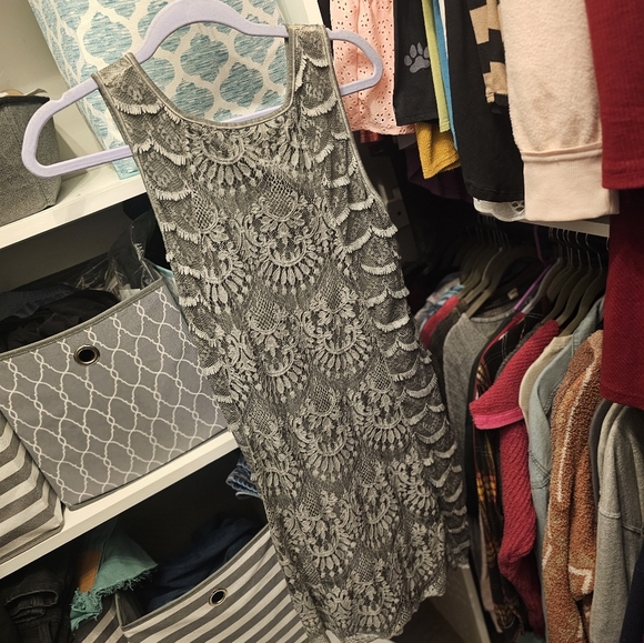 Dress - Picture 4 of 5